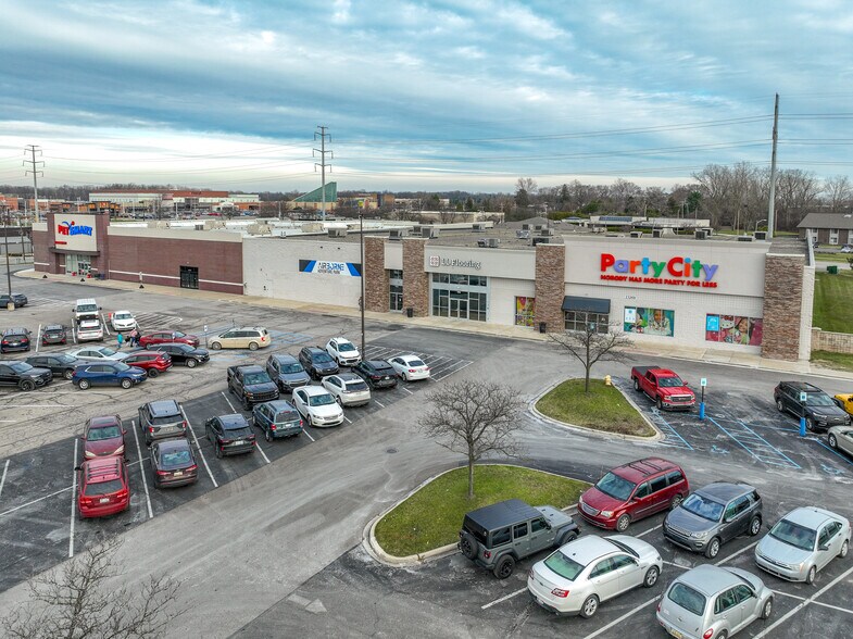 More Photos Of 23267 Eureka Rd, Taylor Freestanding For Lease