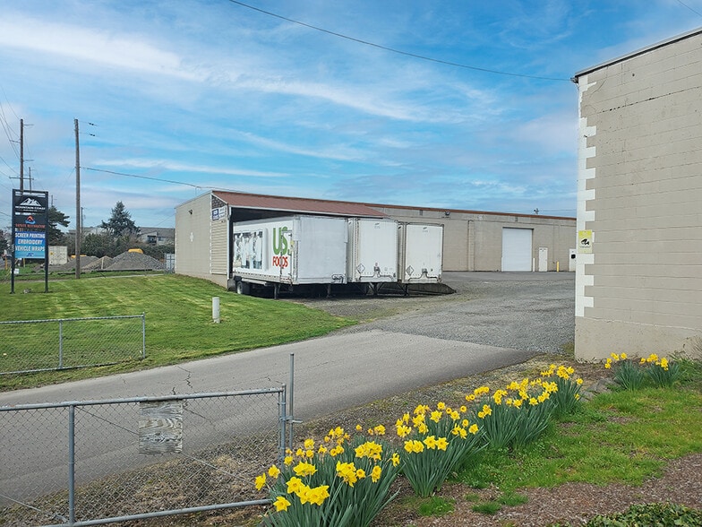 Primary Photo Of 5065 State St, Salem Warehouse For Lease