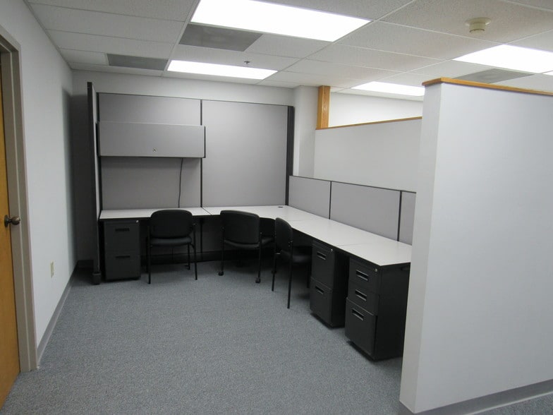 More Photos Of 2903 Wall Triana Hwy, Huntsville Flex For Lease