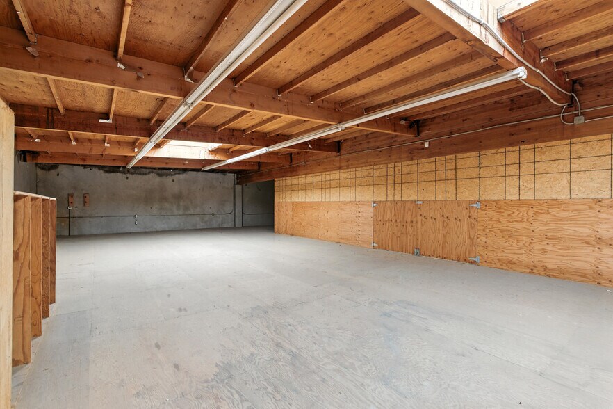 More Photos Of 23120 Mariposa Ave, Torrance Warehouse For Sale