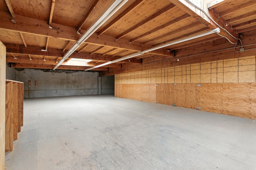 More Photos Of 23120 Mariposa Ave, Torrance Warehouse For Sale
