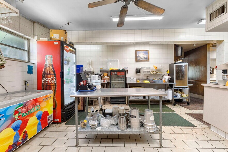 More Photos Of 4630 US Highway 17, De Leon Springs Restaurant For Sale