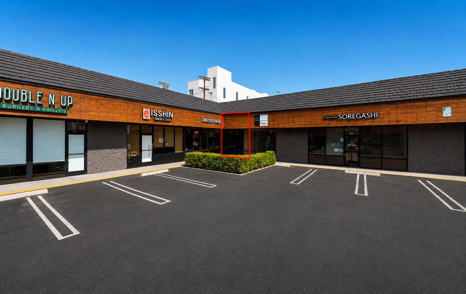 Primary Photo Of 6775-6785 Santa Monica Blvd, Los Angeles Unknown For Lease