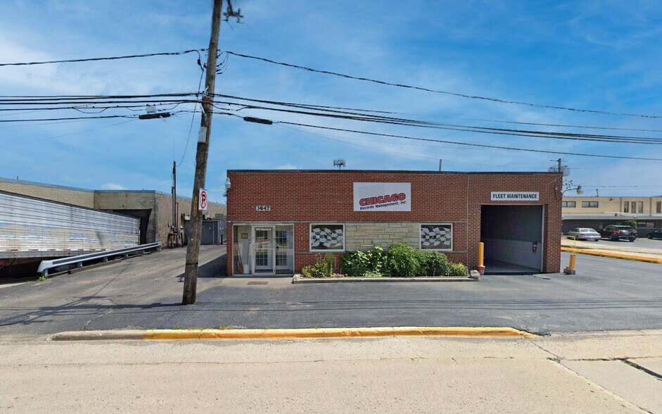 More Photos Of 3847 Carnation St, Franklin Park Warehouse For Sale