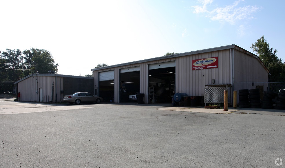 More Photos Of 1605 Maple Ave, Burlington Unknown For Lease