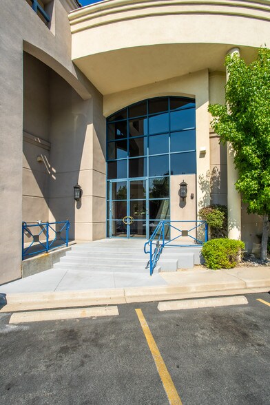 More Photos Of 6151 Lakeside Dr, Reno Office For Lease