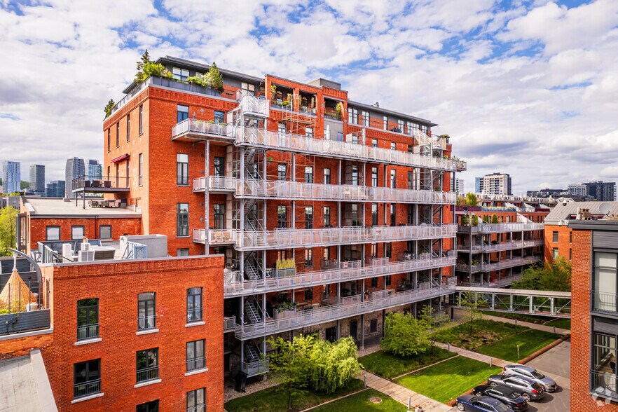 More Photos Of 1701-1713 Rue Saint-Patrick, Montréal Office Residential For Sale