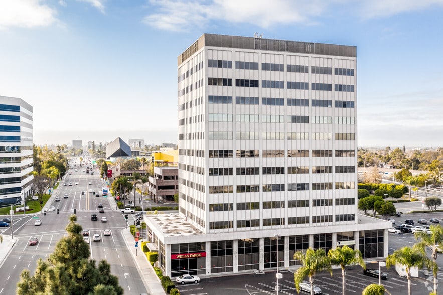 More Photos Of 2700 N Main St, Santa Ana Office For Lease