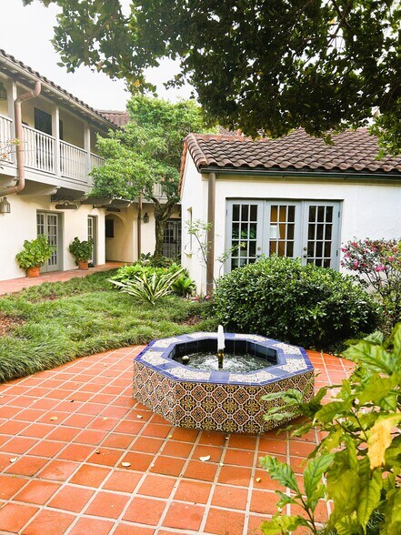 More Photos Of 2180 N Park Ave, Winter Park Loft Creative Space For Sale