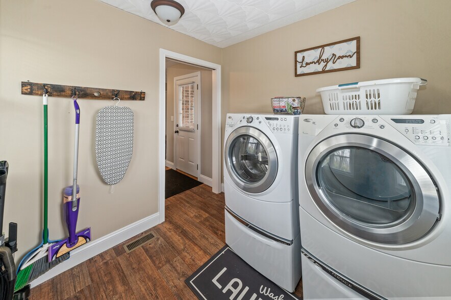 More Photos Of 3625 New Shepherdsville Rd, Bardstown Flex For Sale