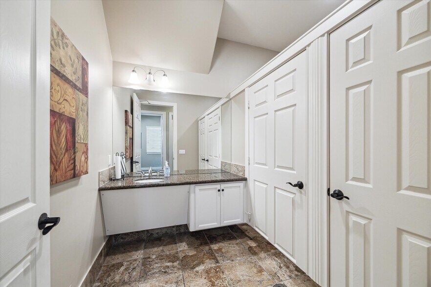 More Photos Of 435 Mason Park Blvd, Katy Loft Creative Space For Sale