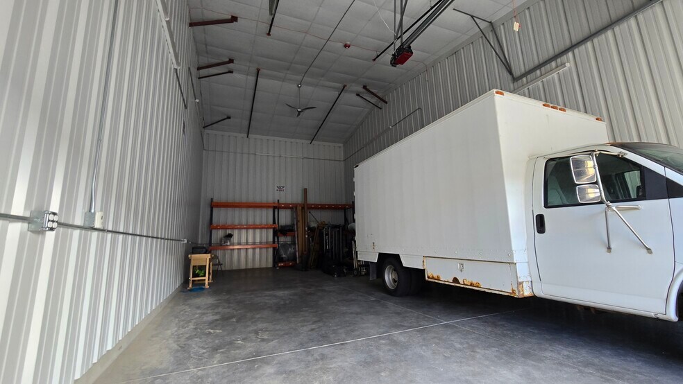 More Photos Of 2364 Industrial Ln, Broomfield Warehouse For Sale