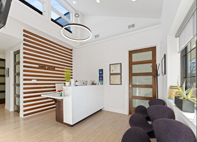 More Photos Of 230 E Ogden Ave, Hinsdale Medical For Lease
