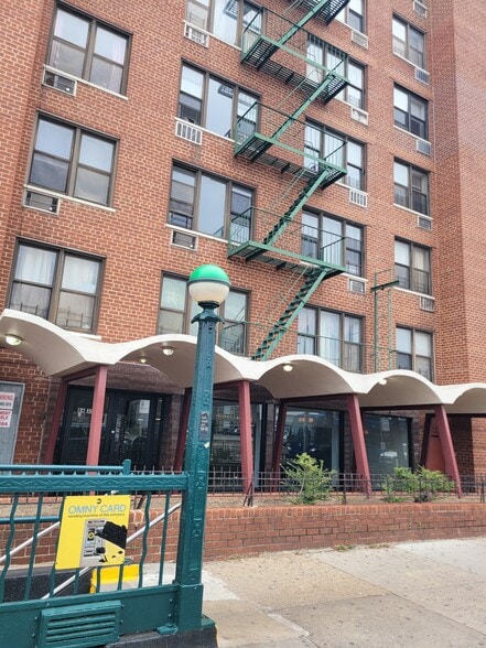More Photos Of 8635 Queens Blvd, Elmhurst Apartments For Lease