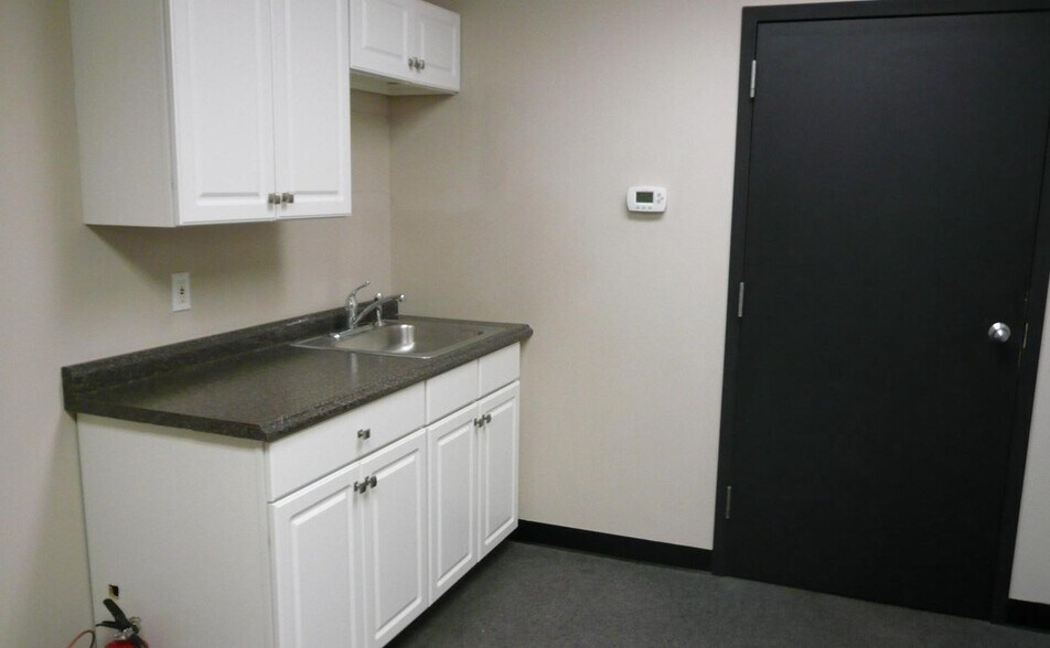 More Photos Of 118 Dickerson Rd, North Wales Office For Lease