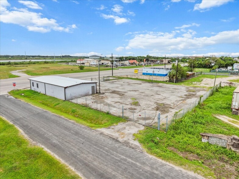 More Photos Of 230 Highway 146 S, Texas City Auto Dealership For Sale