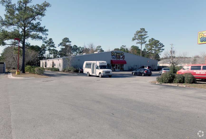 Primary Photo Of 6644 Gordon Rd, Wilmington Freestanding For Lease