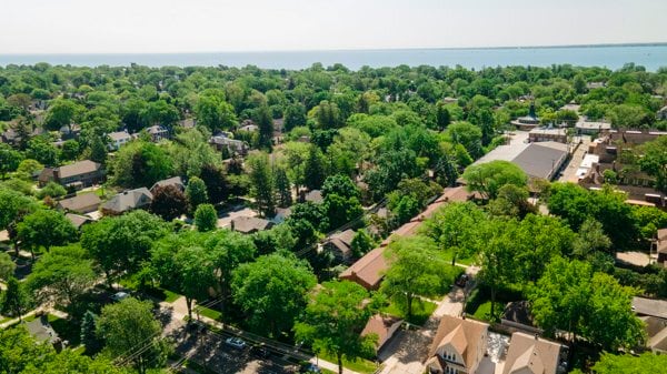 More Photos Of 516 Neff Ln, Grosse Pointe Apartments For Sale