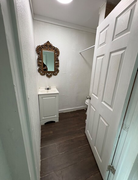 More Photos Of 122 W Washington Ave, Harlingen Apartments For Sale