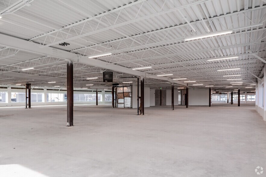 More Photos Of 2100 Swift Dr, Oak Brook Office For Lease