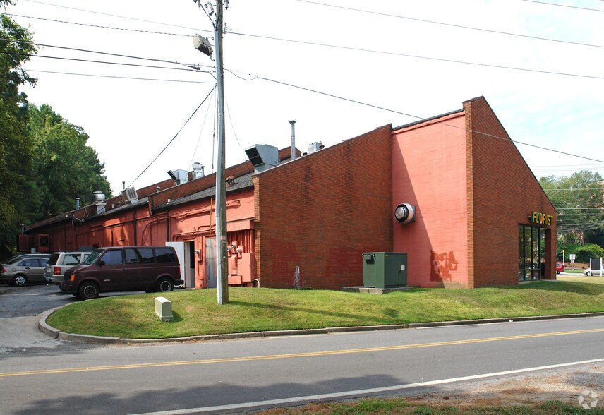 More Photos Of 8599 Roswell Rd, Atlanta Unknown For Lease