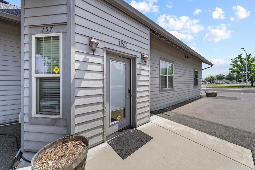 More Photos Of 143 S Main St, Phoenix Office For Sale