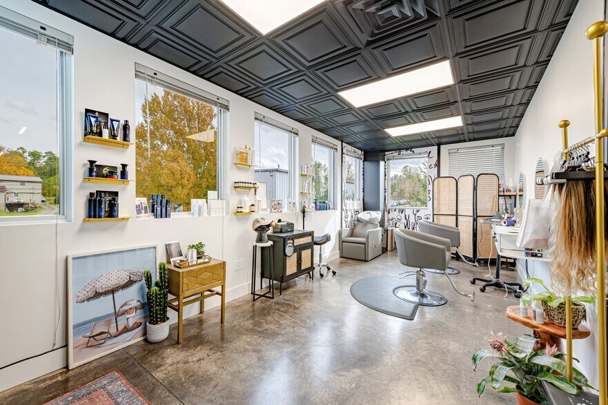 More Photos Of 335 Morganza Rd, Canonsburg Freestanding For Lease