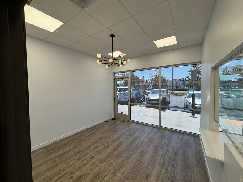 More Photos Of 7911-7927 Garden Grove Blvd, Garden Grove General Retail For Lease