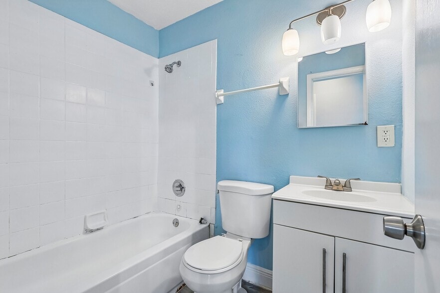 More Photos Of 4821 Shoshone St, Orlando Multifamily For Sale