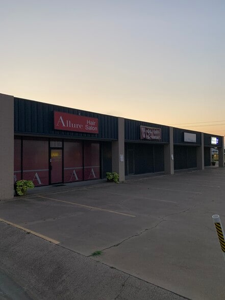 More Photos Of 3411-3415 E US Highway 377, Granbury Storefront Retail Office For Sale