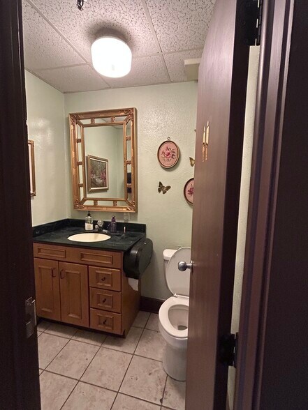 More Photos Of 1302 High St, South Bend Distribution For Lease