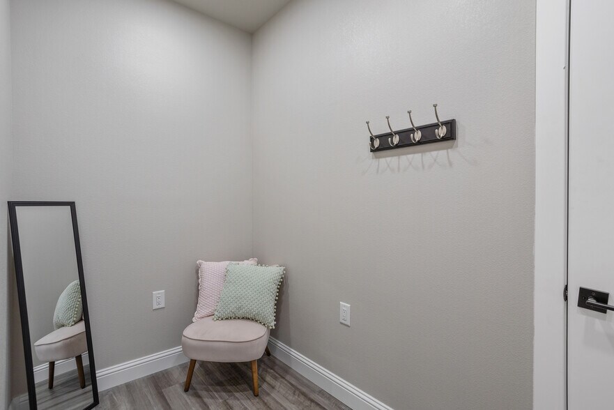 More Photos Of 2536 Old Happy Jack Rd, Cheyenne Flex For Sale