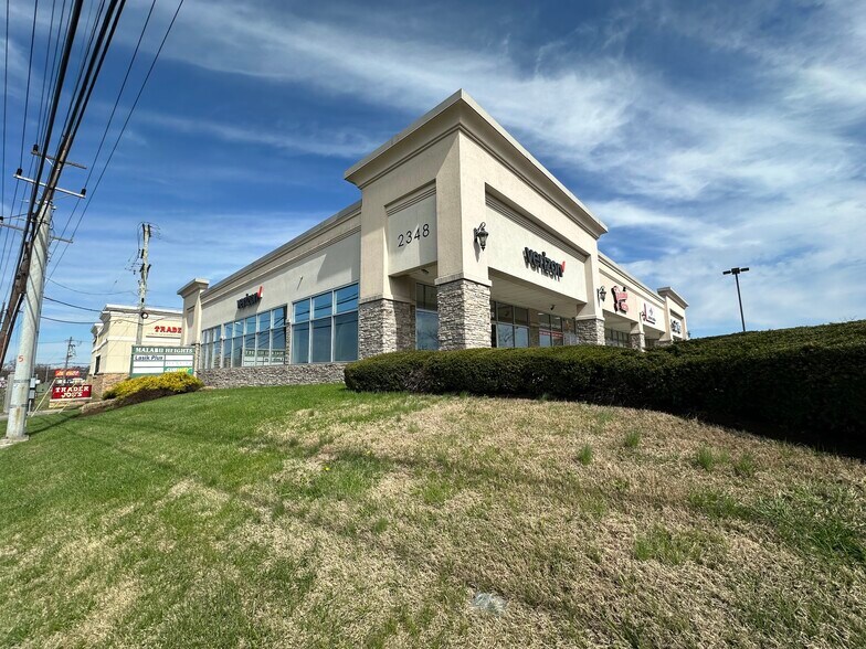 More Photos Of 2348-2358 Nicholasville Rd, Lexington Unknown For Lease