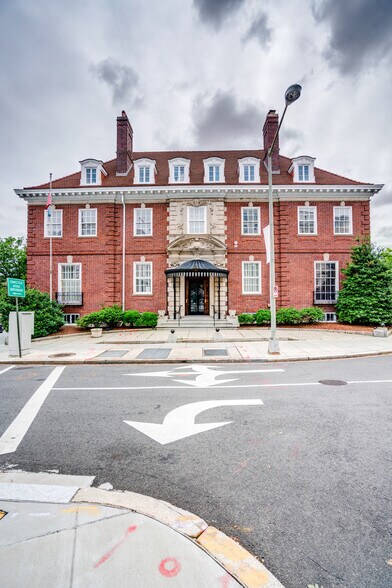 More Photos Of 2040 S St NW, Washington Office For Sale