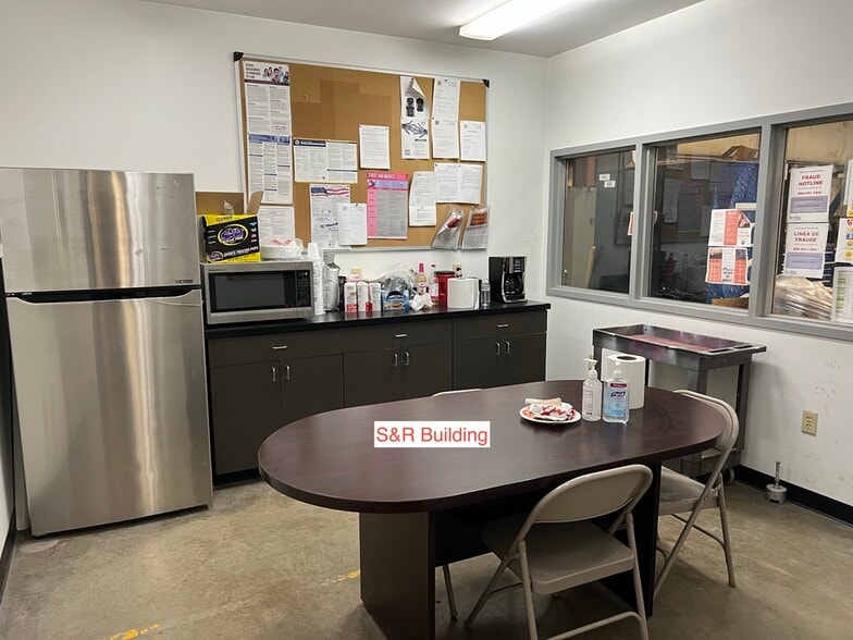 More Photos Of 110 W 34th St, Chattanooga Warehouse For Sale