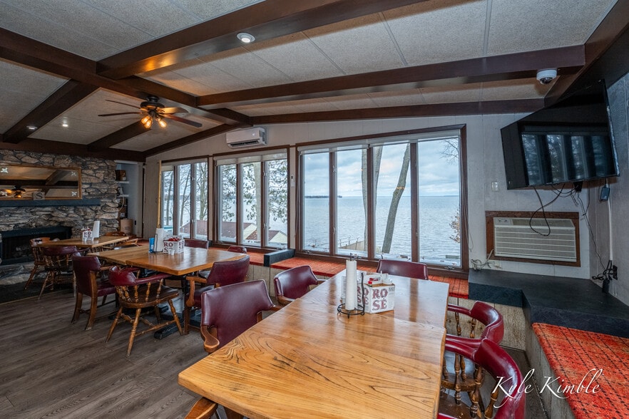 More Photos Of 104 W Houghton Lake Dr, Prudenville Hotel For Sale