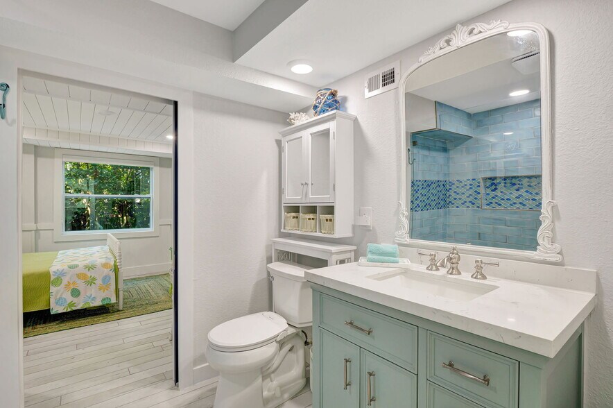 More Photos Of 193 Cocohatchee St, Naples Specialty For Sale