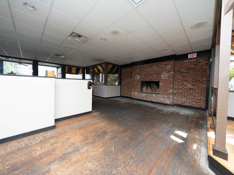 More Photos Of 1941 Champion Dr, Canton Restaurant For Lease