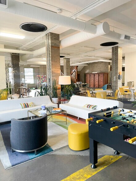 More Photos Of 3201 Curtis St, Denver Office For Sale