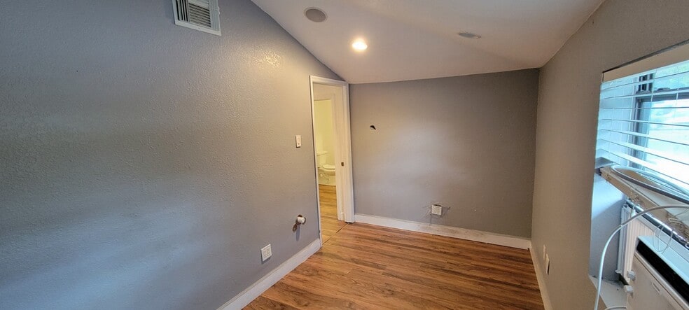 More Photos Of 1901 W Sligh Ave, Tampa Office For Sale