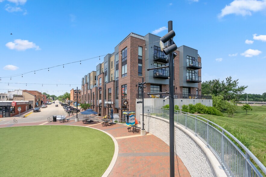 More Photos Of 100 E 2nd St, Cedar Falls Apartments For Lease