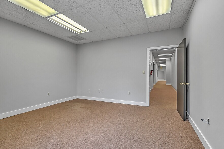More Photos Of 10376 Wallace Alley St, Kingsport Office For Lease