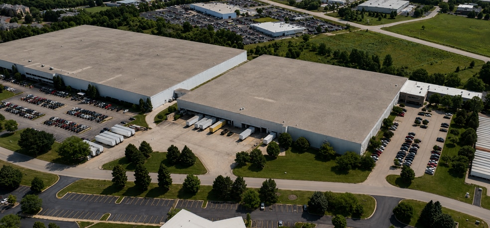 More Photos Of 1100 Corporate Dr, McHenry Unknown For Lease
