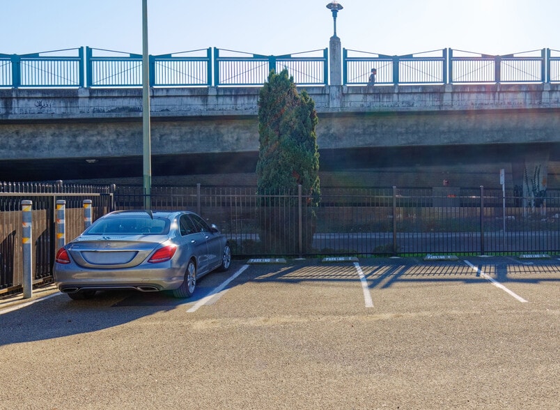 More Photos Of 1552 Beach St, Oakland Food Processing For Sale