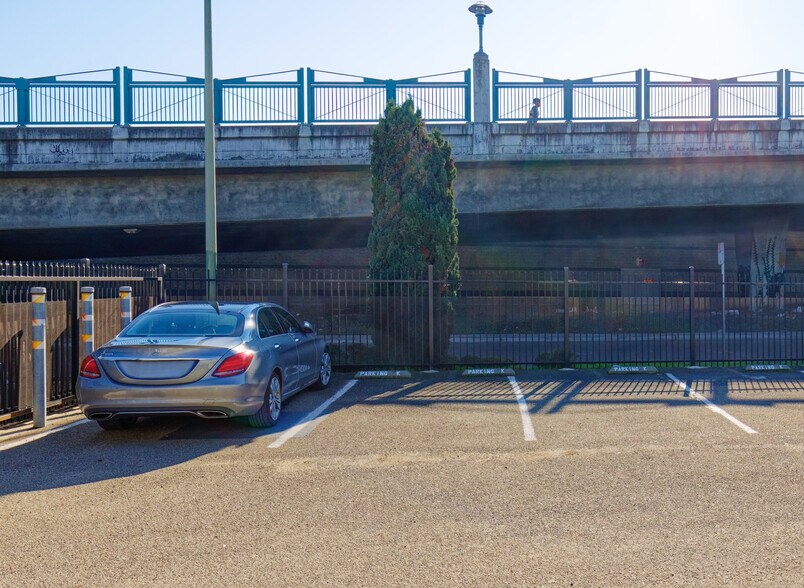 More Photos Of 1552 Beach St, Oakland Food Processing For Sale