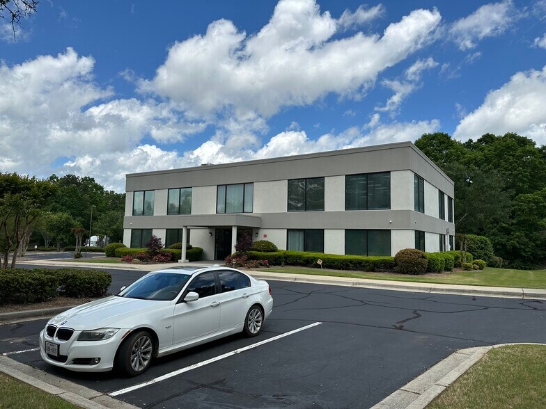 More Photos Of 2425 Wall St, Conyers Medical For Lease