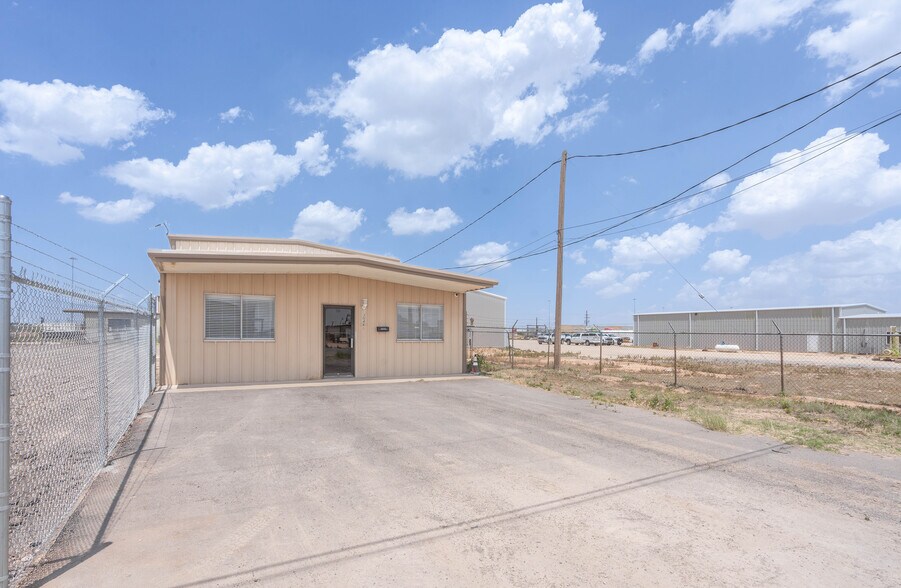 More Photos Of 1304A Dayton Rd, Midland Warehouse For Lease