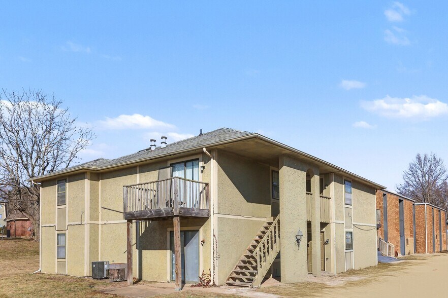 More Photos Of 8630 Lane Ave, Raytown Apartments For Sale