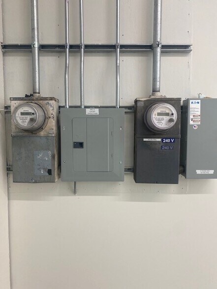 More Photos Of 8026 Freestone Ave, Santa Fe Springs Industrial For Lease