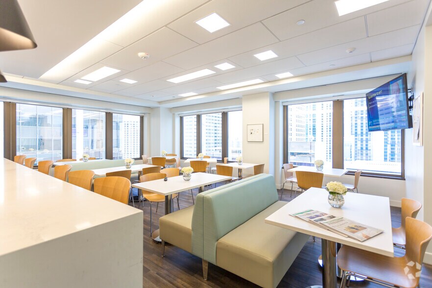 More Photos Of 1 SE 3rd Ave, Miami Office For Lease